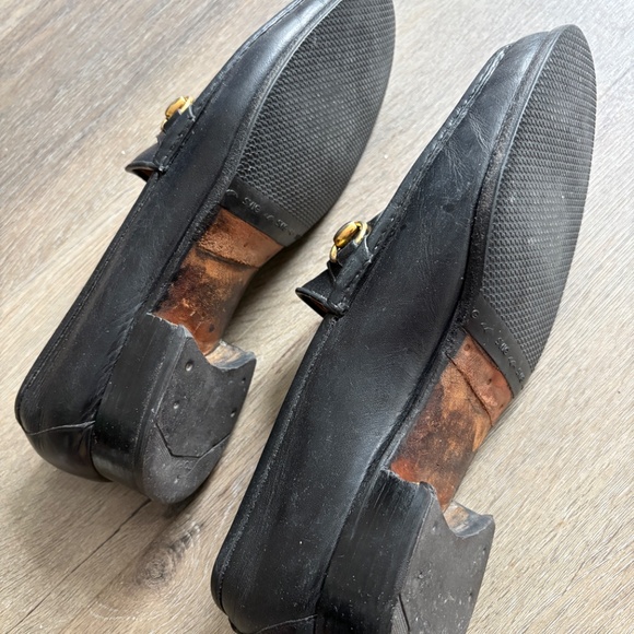 Gucci Black Leather Loafers with Red and Gold Accents - Picture 3 of 4